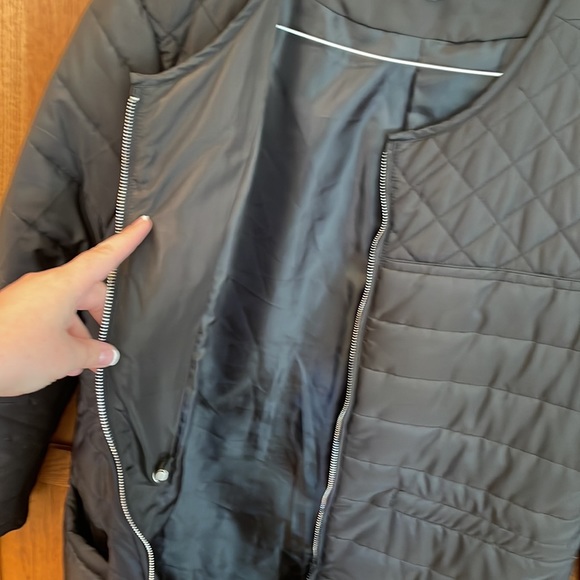 Black coat - Picture 4 of 4